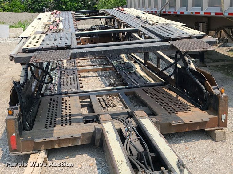 image for item LE9236 2007 Delavan  car carrier