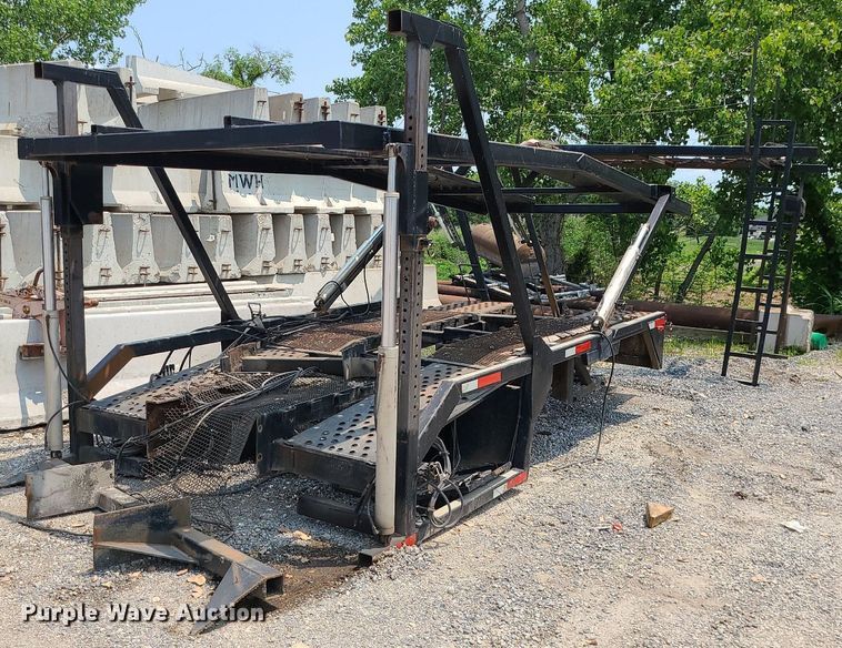 image for item LE9236 2007 Delavan  car carrier