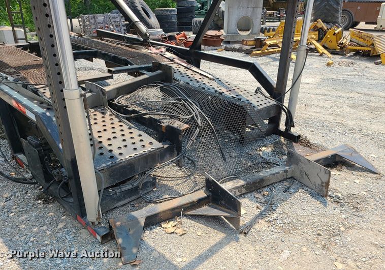 image for item LE9236 2007 Delavan  car carrier