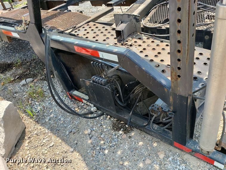 image for item LE9236 2007 Delavan  car carrier