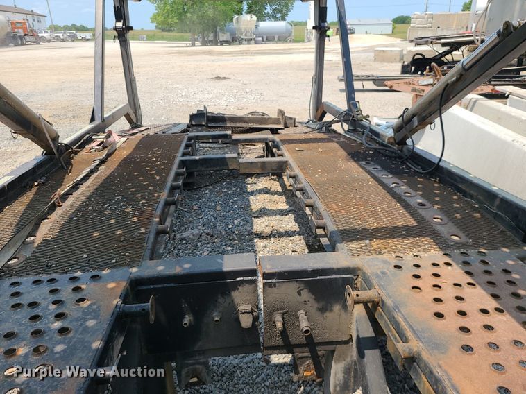 image for item LE9236 2007 Delavan  car carrier