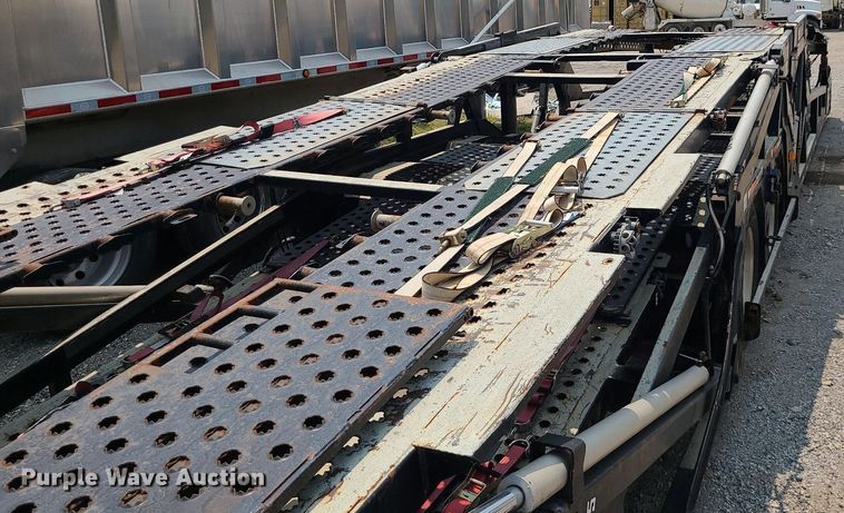 image for item LE9236 2007 Delavan  car carrier