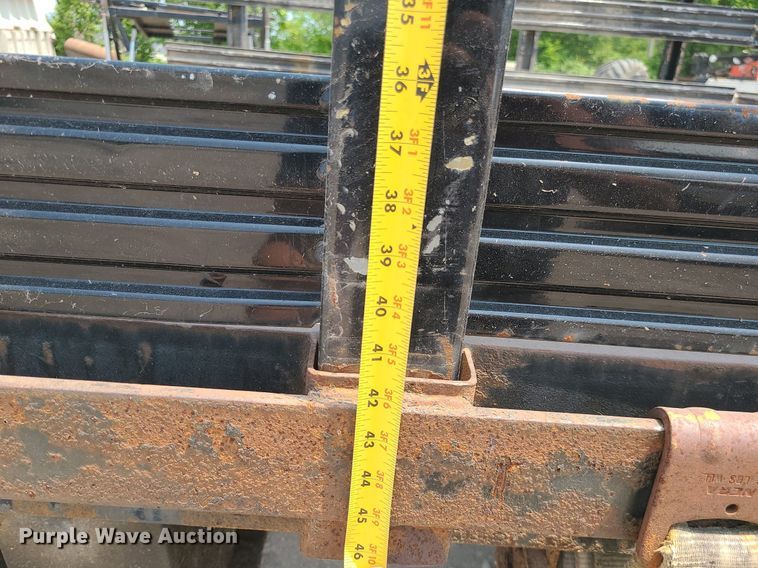 image for item LE9237 1993 International 8200  flatbed truck