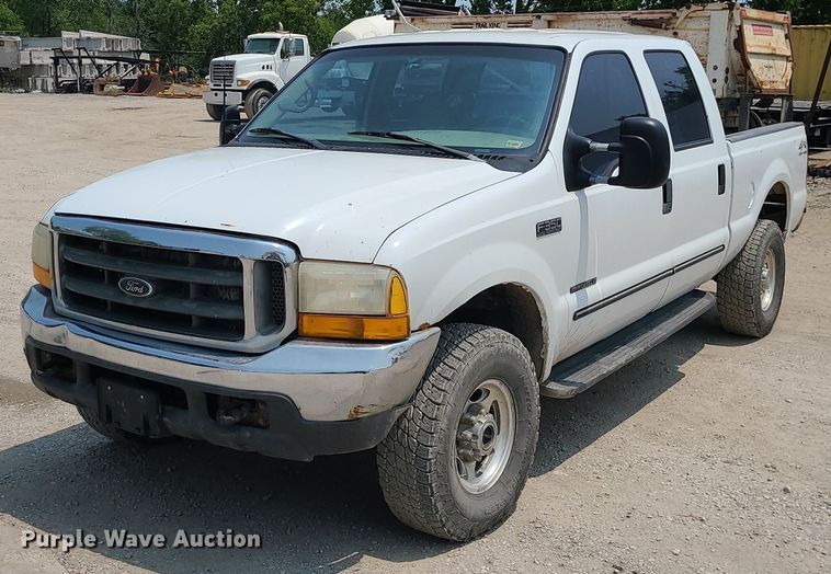 image for item LE9238 2000 Ford F350 Super Duty  Crew Cab pickup truck