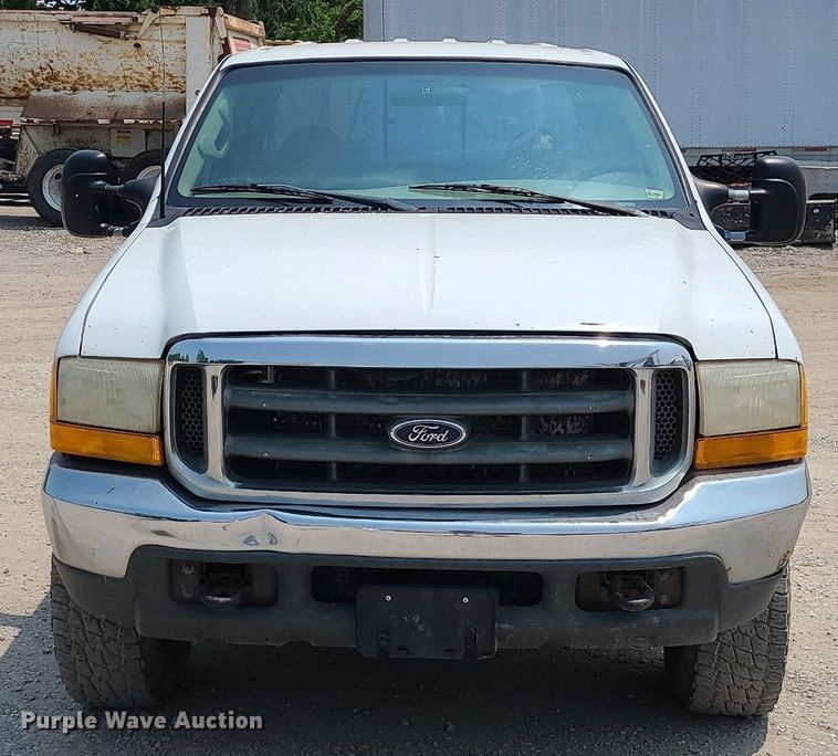 image for item LE9238 2000 Ford F350 Super Duty  Crew Cab pickup truck