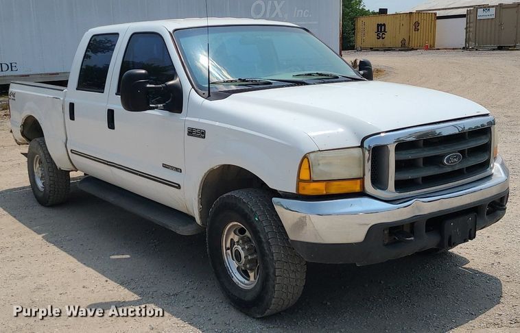 image for item LE9238 2000 Ford F350 Super Duty  Crew Cab pickup truck