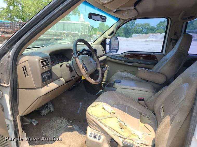 image for item LE9238 2000 Ford F350 Super Duty  Crew Cab pickup truck