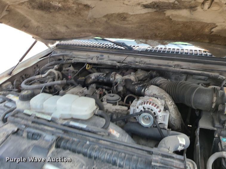 image for item LE9238 2000 Ford F350 Super Duty  Crew Cab pickup truck