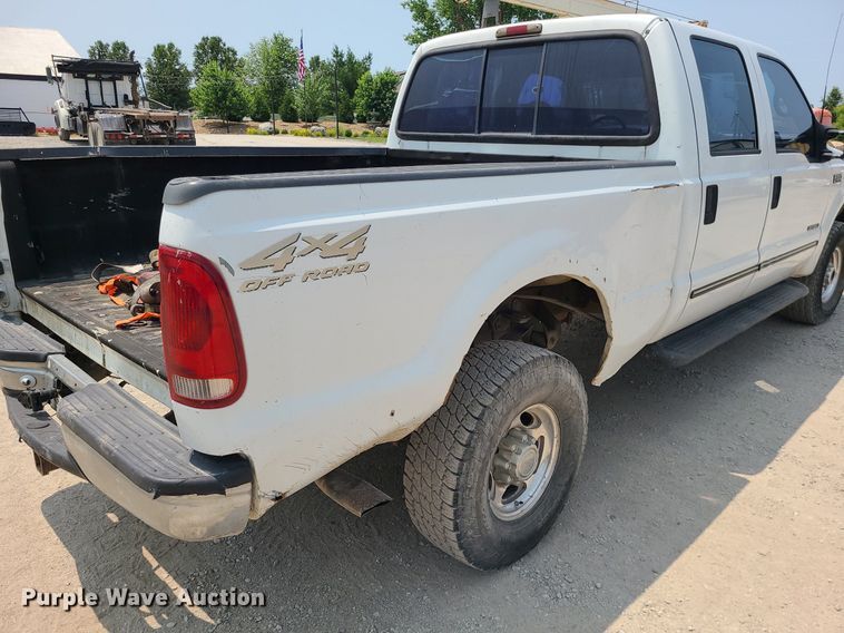 image for item LE9238 2000 Ford F350 Super Duty  Crew Cab pickup truck