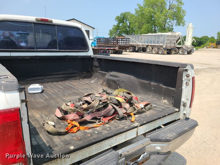 image for item LE9238 2000 Ford F350 Super Duty  Crew Cab pickup truck