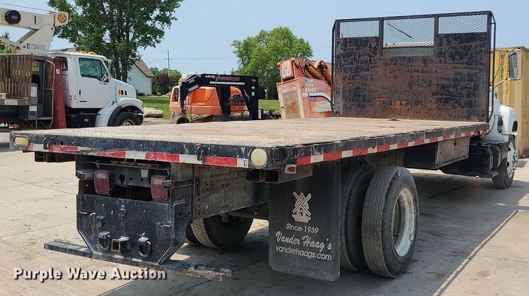 image for item LE9240 1997 GMC C5500  flatbed truck