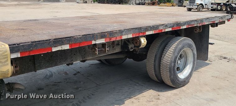 image for item LE9240 1997 GMC C5500  flatbed truck