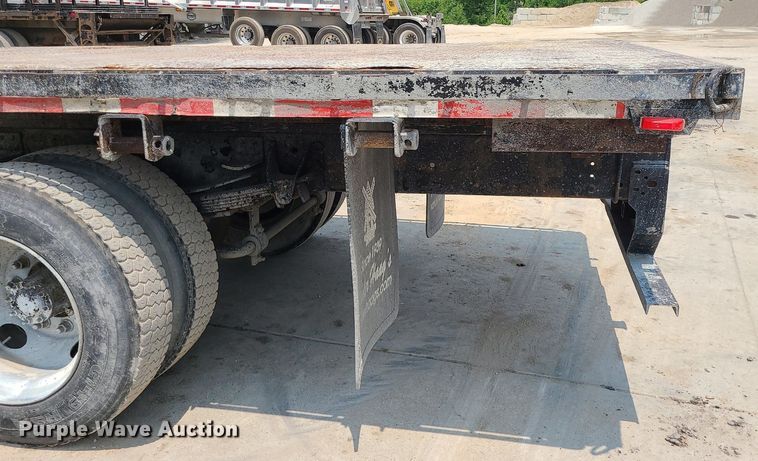 image for item LE9240 1997 GMC C5500  flatbed truck