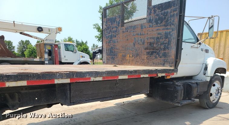 image for item LE9240 1997 GMC C5500  flatbed truck