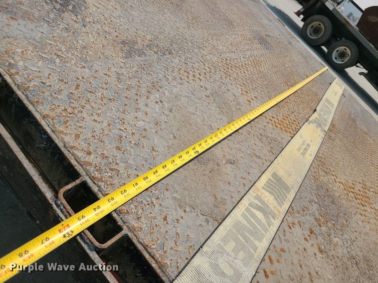 image for item LE9240 1997 GMC C5500  flatbed truck