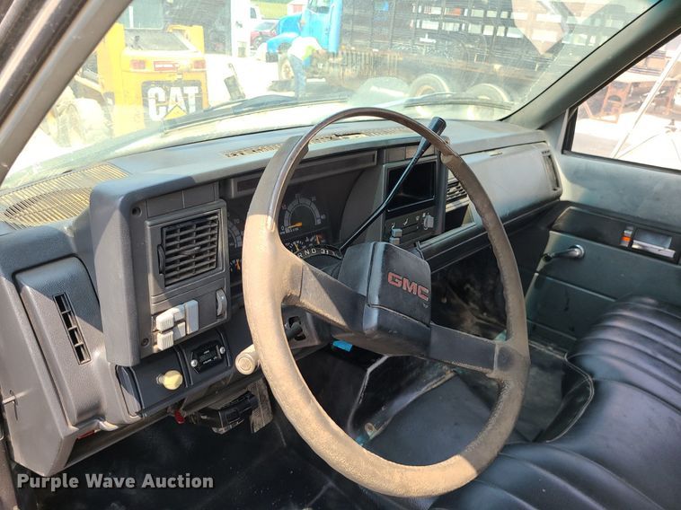 image for item LE9240 1997 GMC C5500  flatbed truck