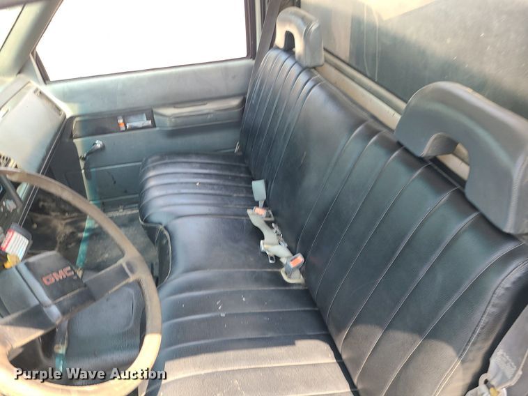 image for item LE9240 1997 GMC C5500  flatbed truck