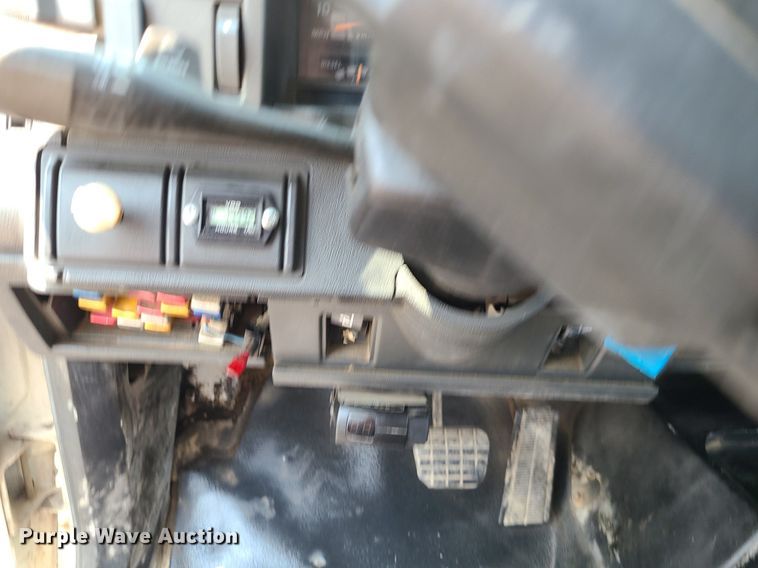 image for item LE9240 1997 GMC C5500  flatbed truck