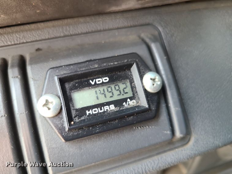 image for item LE9240 1997 GMC C5500  flatbed truck