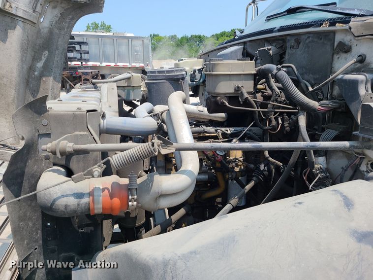 image for item LE9240 1997 GMC C5500  flatbed truck