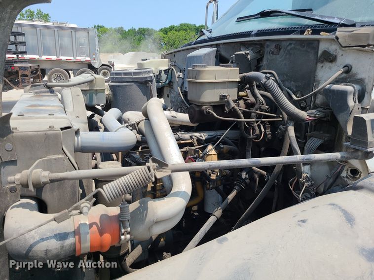 image for item LE9240 1997 GMC C5500  flatbed truck