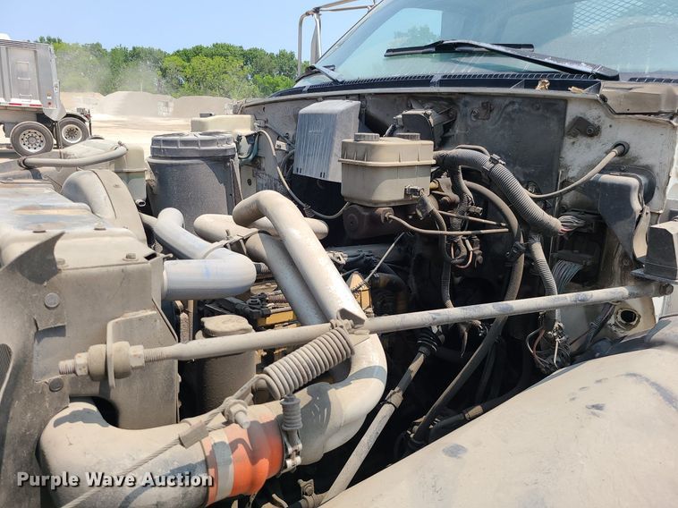 image for item LE9240 1997 GMC C5500  flatbed truck