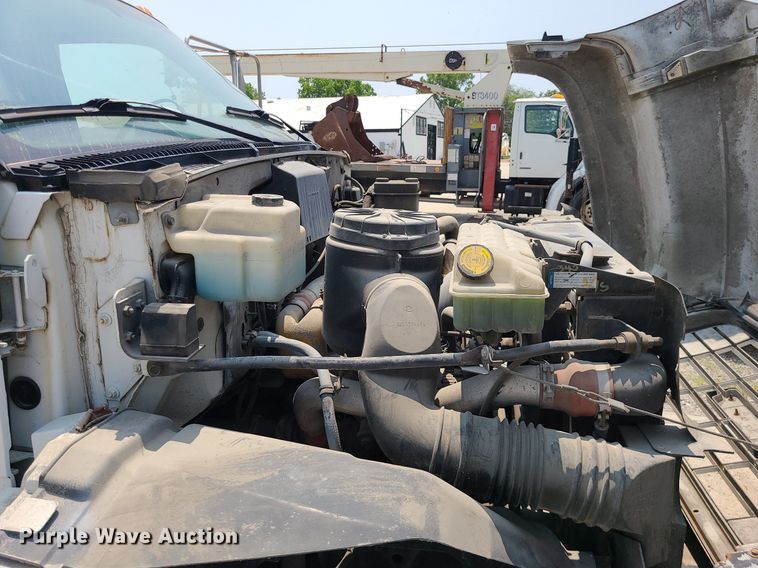 image for item LE9240 1997 GMC C5500  flatbed truck