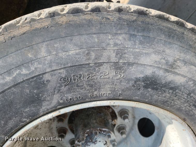 image for item LE9240 1997 GMC C5500  flatbed truck