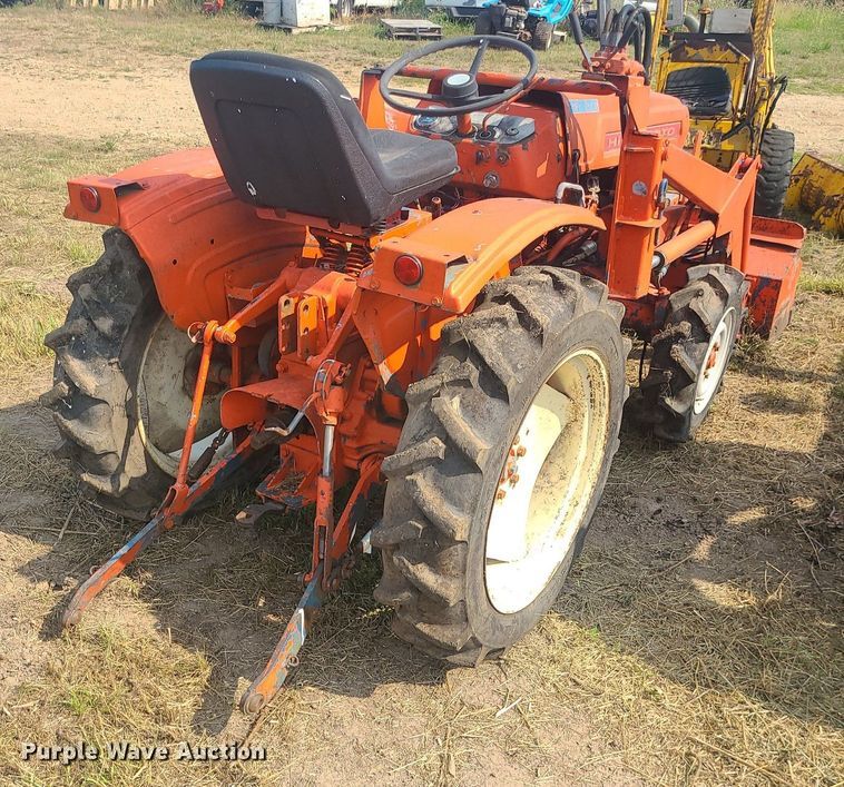 image for item LE9247 Hinomoto 1477  tractor