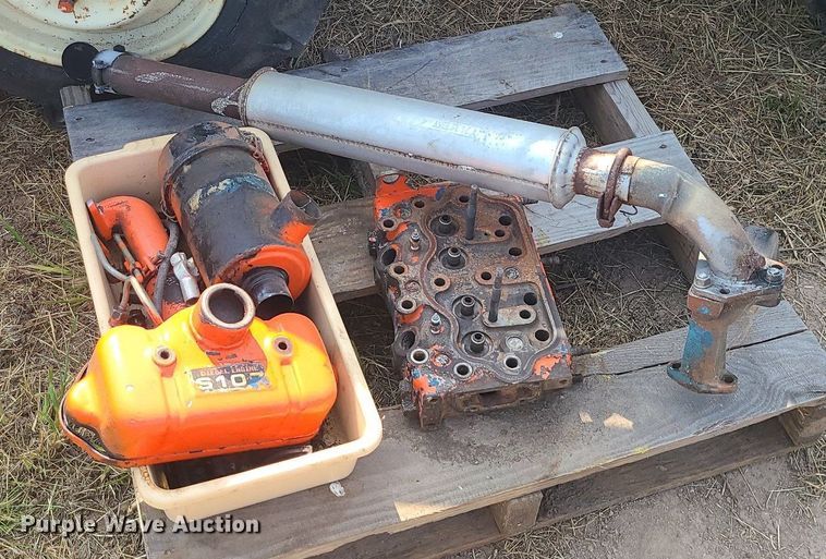 image for item LE9247 Hinomoto 1477  tractor