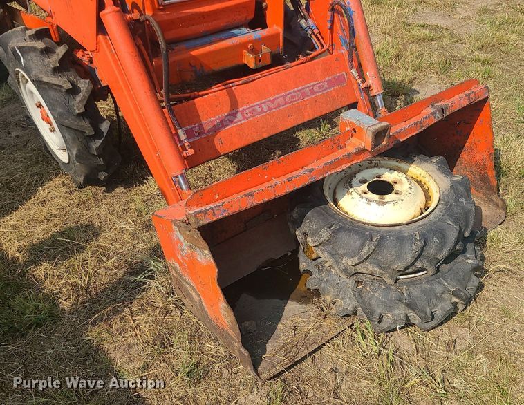 image for item LE9247 Hinomoto 1477  tractor