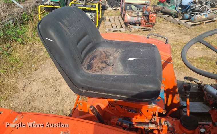 image for item LE9247 Hinomoto 1477  tractor