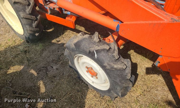 image for item LE9247 Hinomoto 1477  tractor