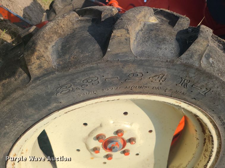 image for item LE9247 Hinomoto 1477  tractor