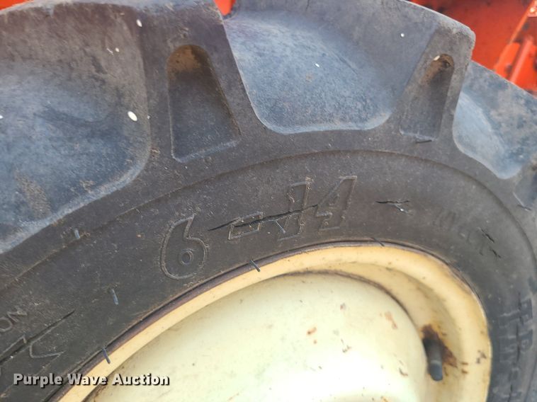 image for item LE9247 Hinomoto 1477  tractor