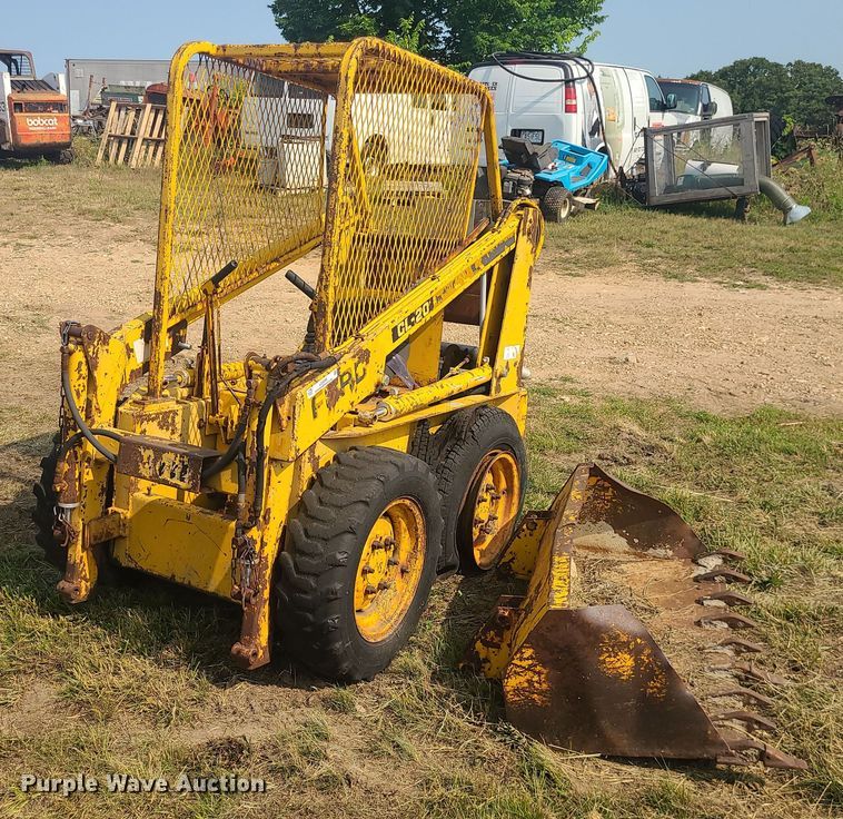 image for item LE9248 Ford CL-20  skid steer loader