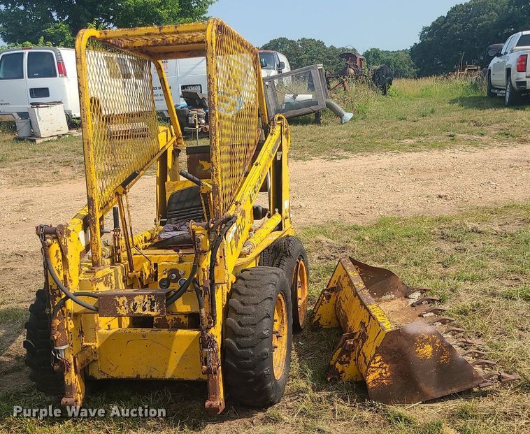 image for item LE9248 Ford CL-20  skid steer loader