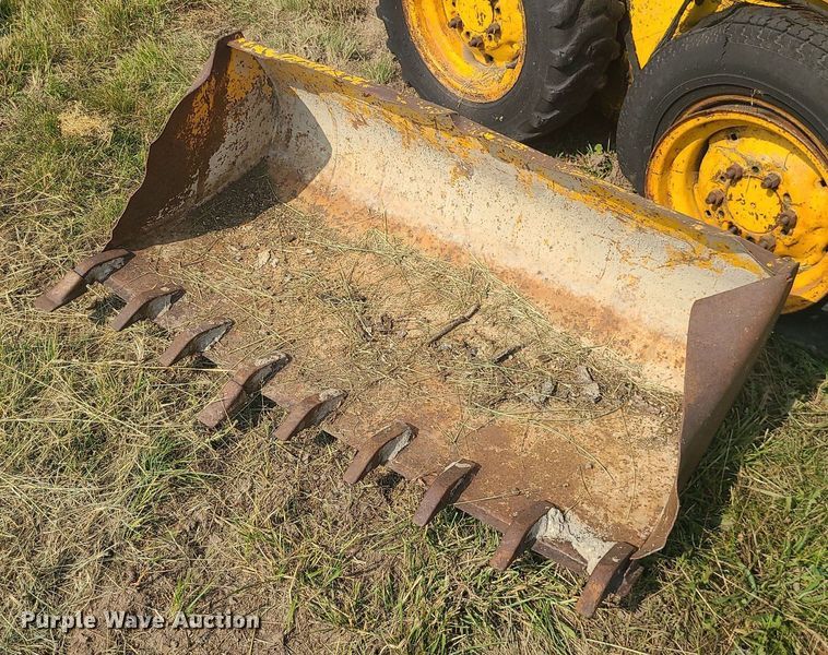 image for item LE9248 Ford CL-20  skid steer loader