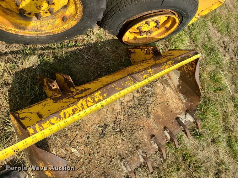 image for item LE9248 Ford CL-20  skid steer loader