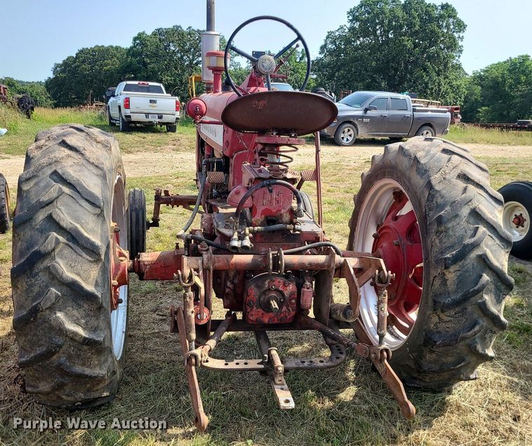 image for item LE9249 1956 Farmall 450  tractor