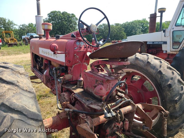 image for item LE9249 1956 Farmall 450  tractor