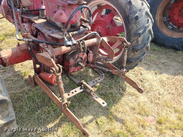 image for item LE9249 1956 Farmall 450  tractor