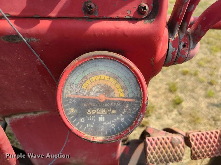 image for item LE9249 1956 Farmall 450  tractor