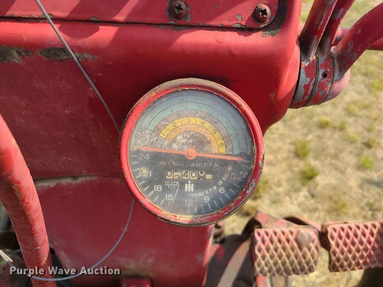 image for item LE9249 1956 Farmall 450  tractor