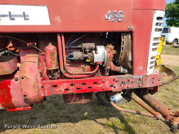 image for item LE9249 1956 Farmall 450  tractor