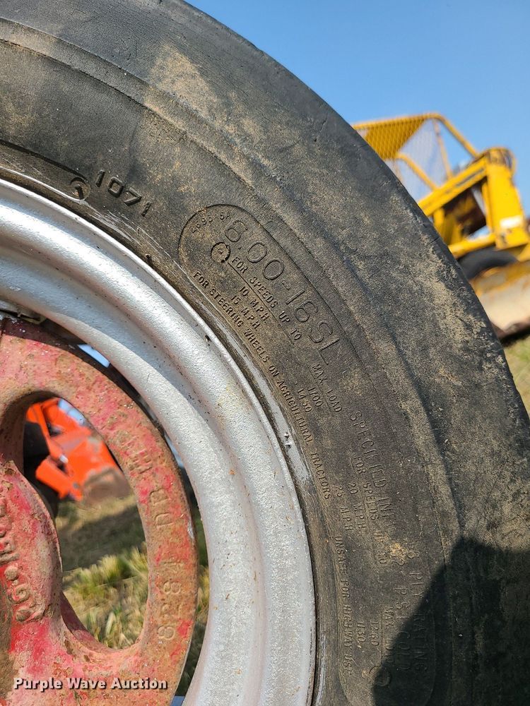 image for item LE9249 1956 Farmall 450  tractor