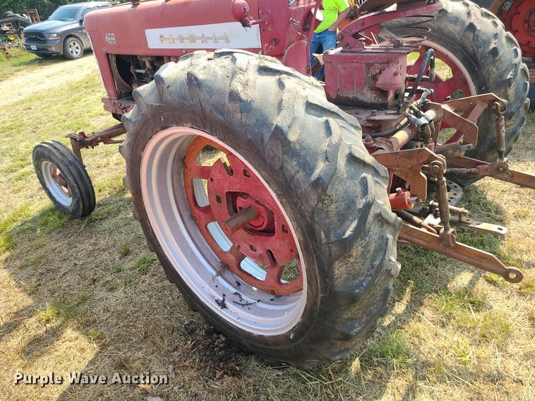 image for item LE9249 1956 Farmall 450  tractor