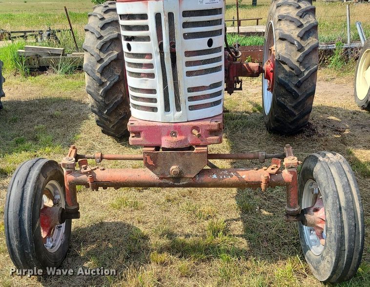 image for item LE9249 1956 Farmall 450  tractor