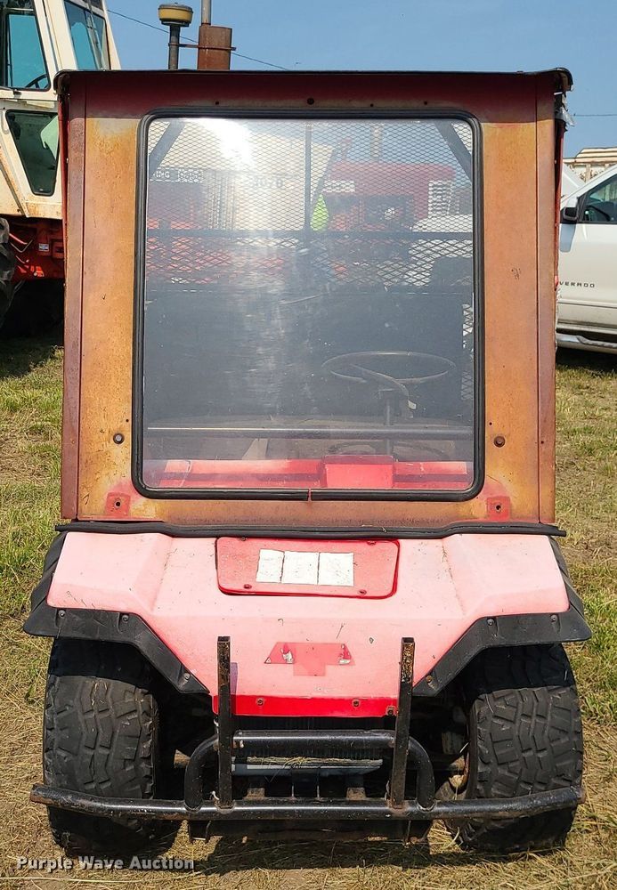 image for item LE9251 1988 Kawasaki Mule  utility vehicle