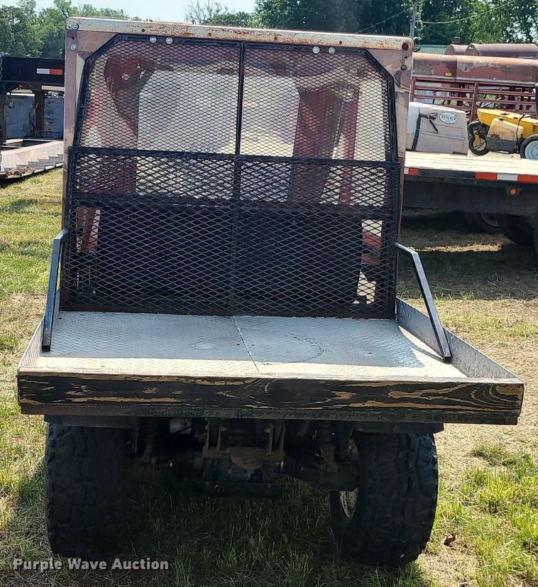 image for item LE9251 1988 Kawasaki Mule  utility vehicle